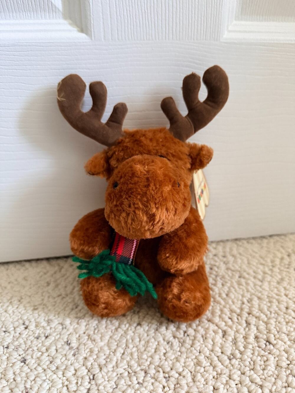 Aurora Winter Wonderland Moose Plush 8 in Christmas Reindeer Plaid Collar NWT